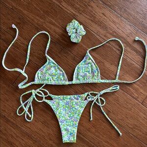 Kulani Kinis Floral Bikini Set with Scrunchie